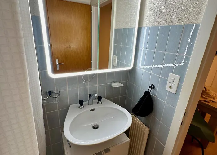 Serenity, 4 Min Walk To Center! Apartment