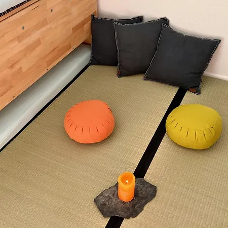 Serenity, 4 Min Walk To Center! Apartment